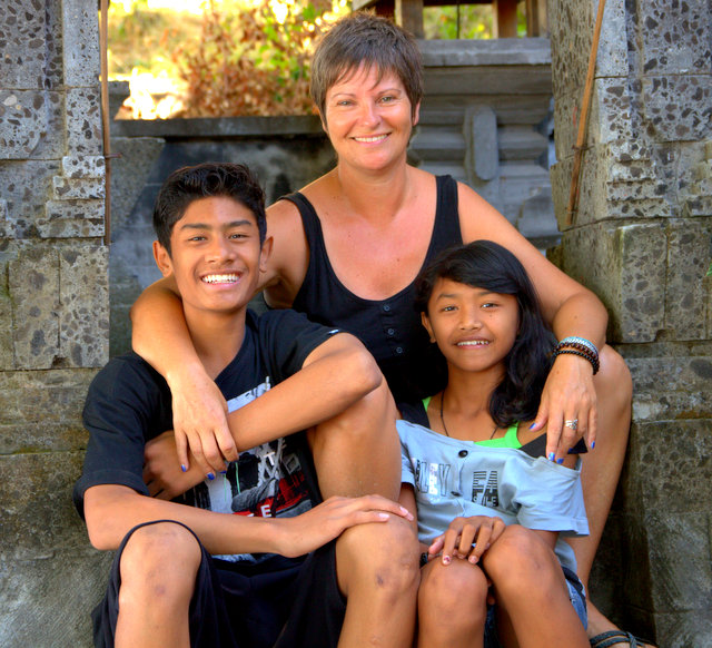 Paula Johnson sponsors Bali kids, Yogi and Ari